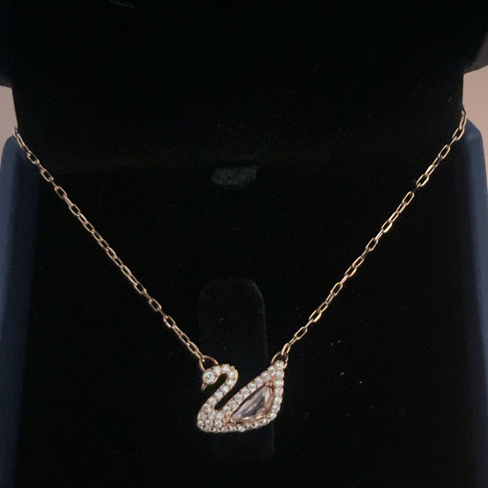 Rose color, swan necklace